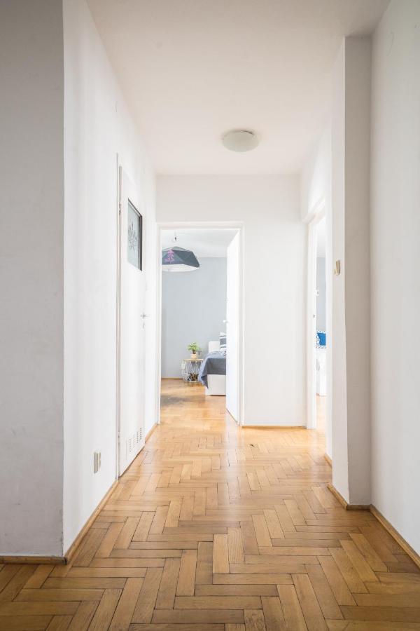 Oomph Warsaw Central 3-Bedroom Flat エクステリア 写真