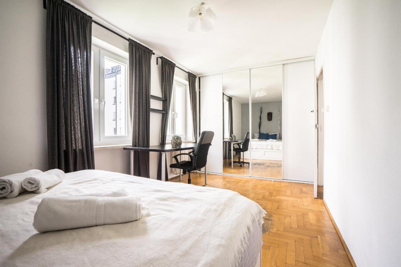 Oomph Warsaw Central 3-Bedroom Flat エクステリア 写真