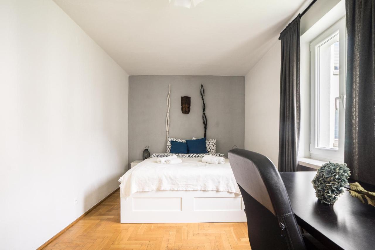 Oomph Warsaw Central 3-Bedroom Flat エクステリア 写真