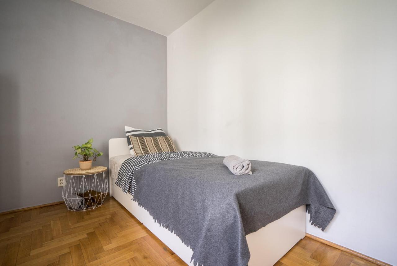 Oomph Warsaw Central 3-Bedroom Flat エクステリア 写真